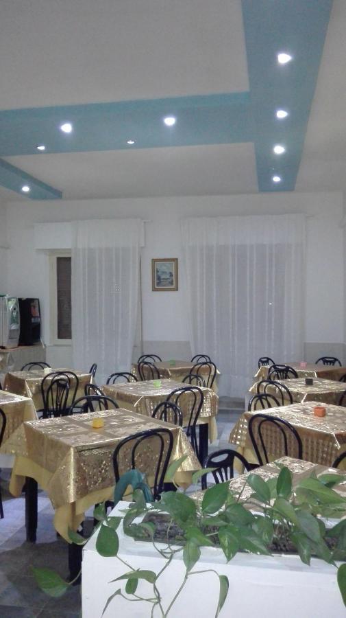 רימיני Hotel Villa Lorena מראה חיצוני תמונה