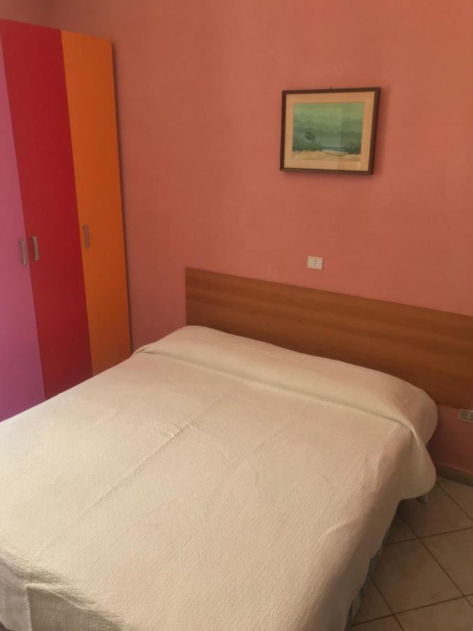 רימיני Hotel Villa Lorena מראה חיצוני תמונה