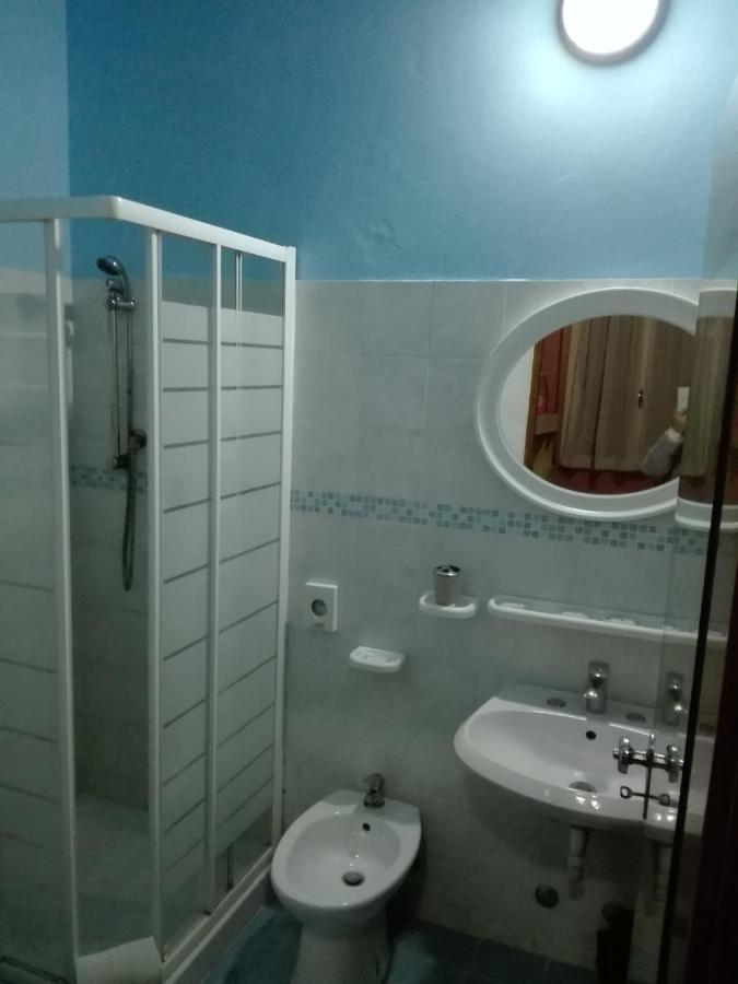 רימיני Hotel Villa Lorena מראה חיצוני תמונה