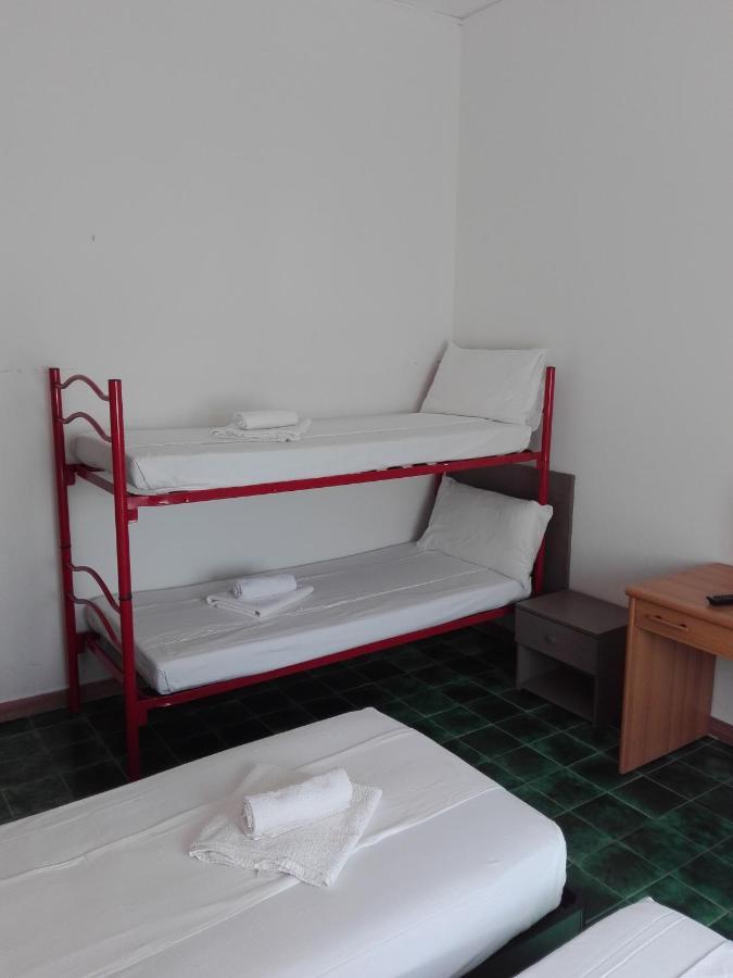 רימיני Hotel Villa Lorena מראה חיצוני תמונה