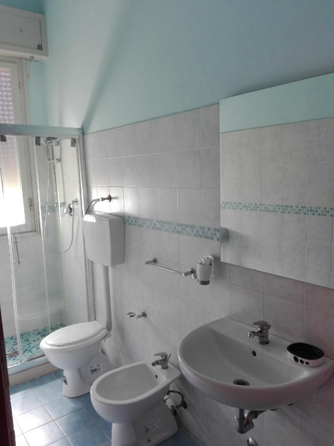 רימיני Hotel Villa Lorena מראה חיצוני תמונה