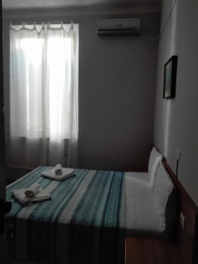 רימיני Hotel Villa Lorena מראה חיצוני תמונה