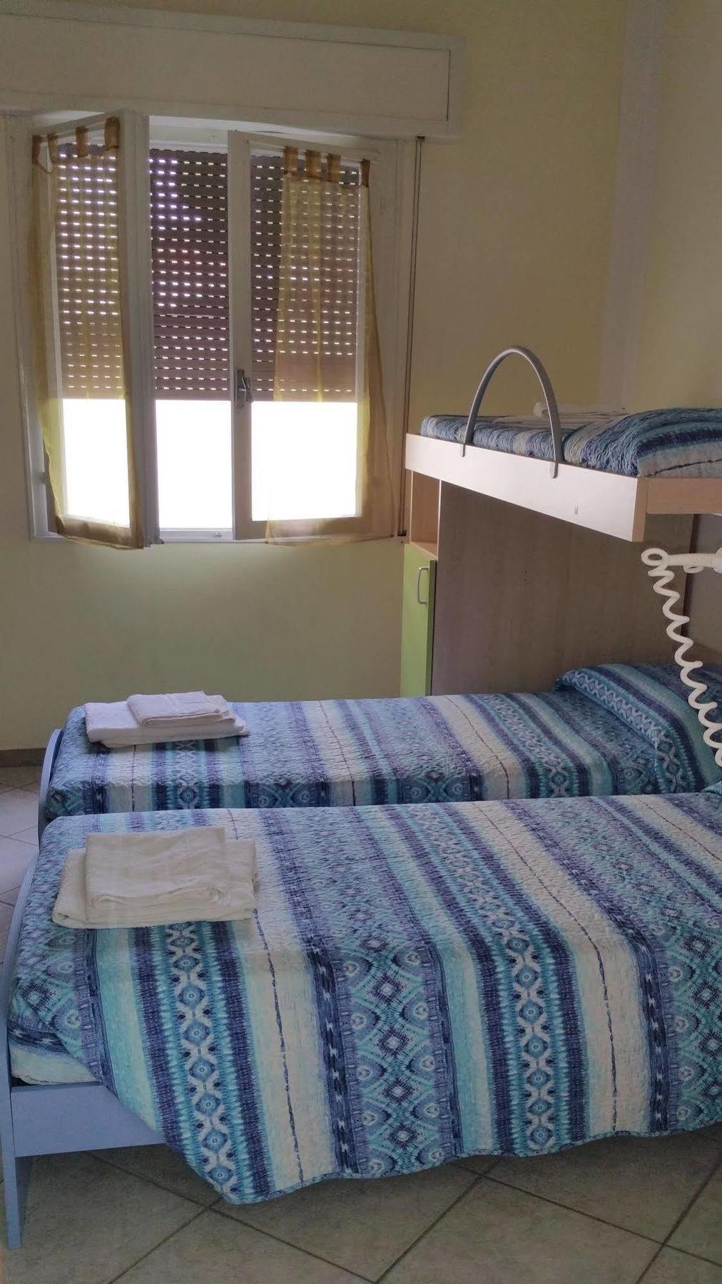 רימיני Hotel Villa Lorena מראה חיצוני תמונה