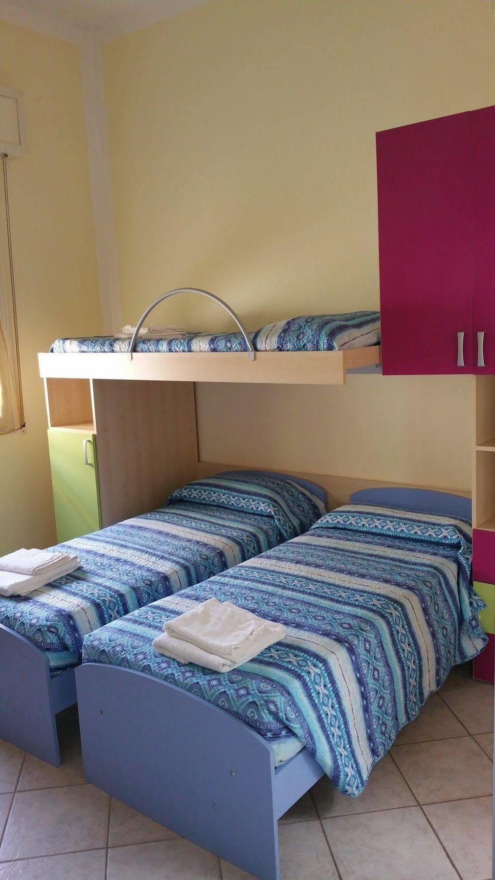 רימיני Hotel Villa Lorena מראה חיצוני תמונה